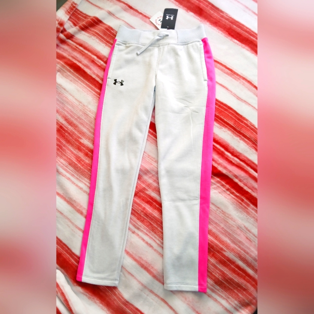 **SOLD**Under Armour Girls Sweatpants
